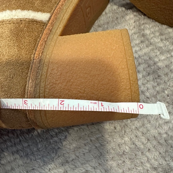 NWOT UGG KASEN BOOTS SIZE 9.5 - Picture 7 of 13